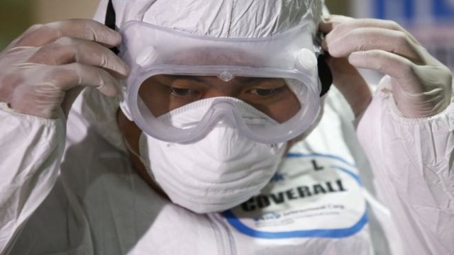 Coronavirus: First death outside China reported in Philippines